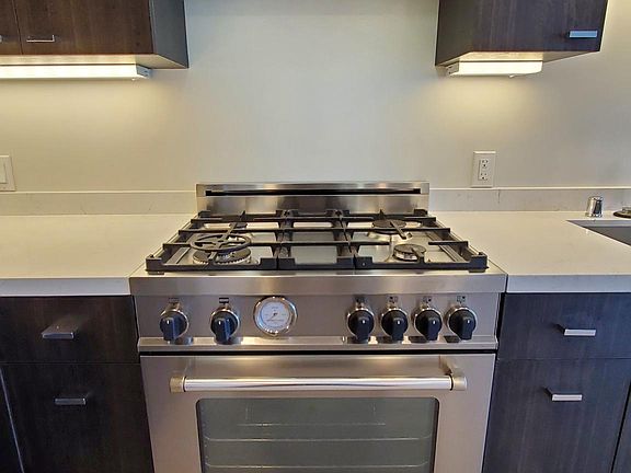 5th image of 2600 Harrison St #205