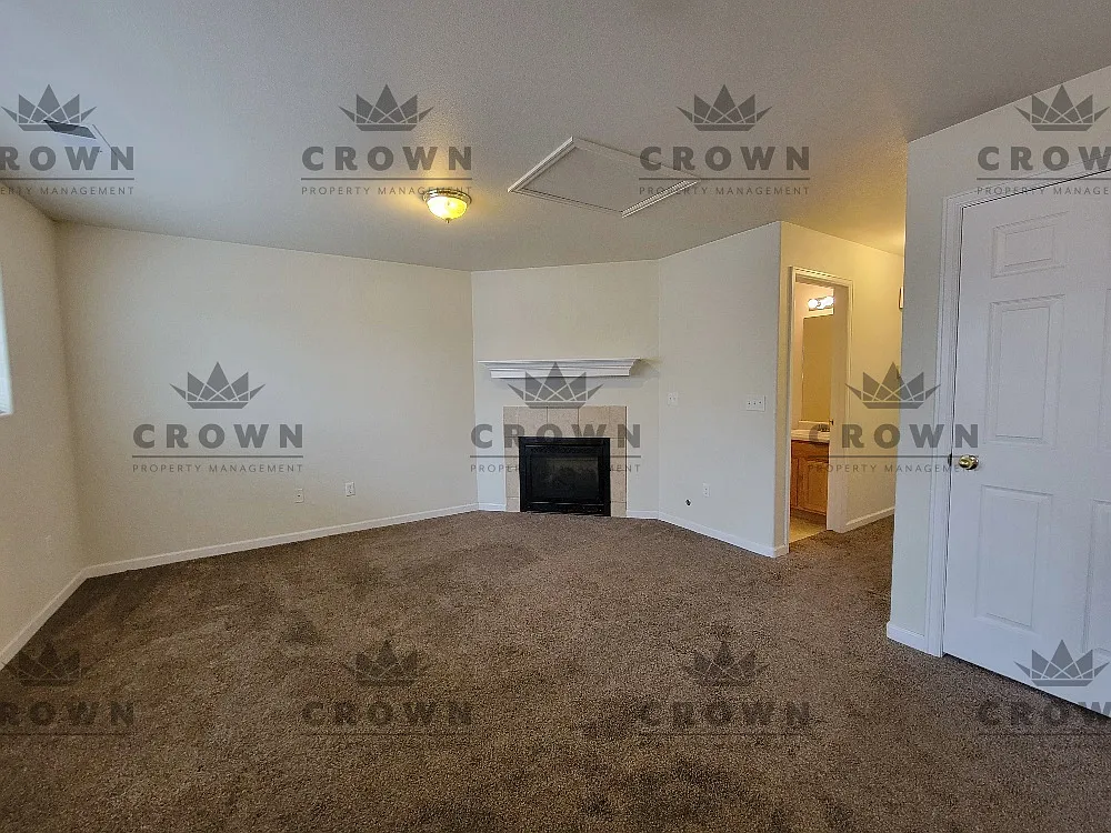 3 bed, 1200 sqft, $1,375 — Photo 2