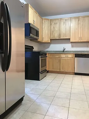 Rented by Beekman Street Realty | media 15