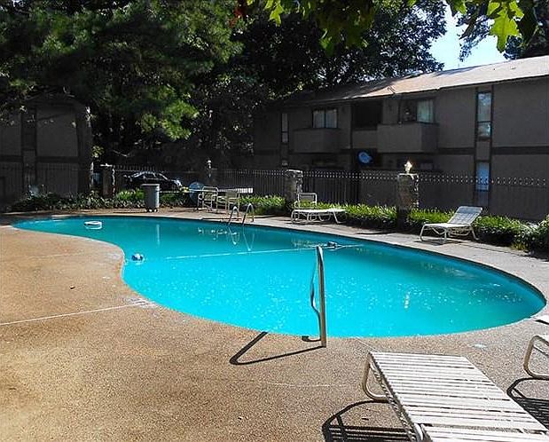 2nd image of 680 Woodstone Cir