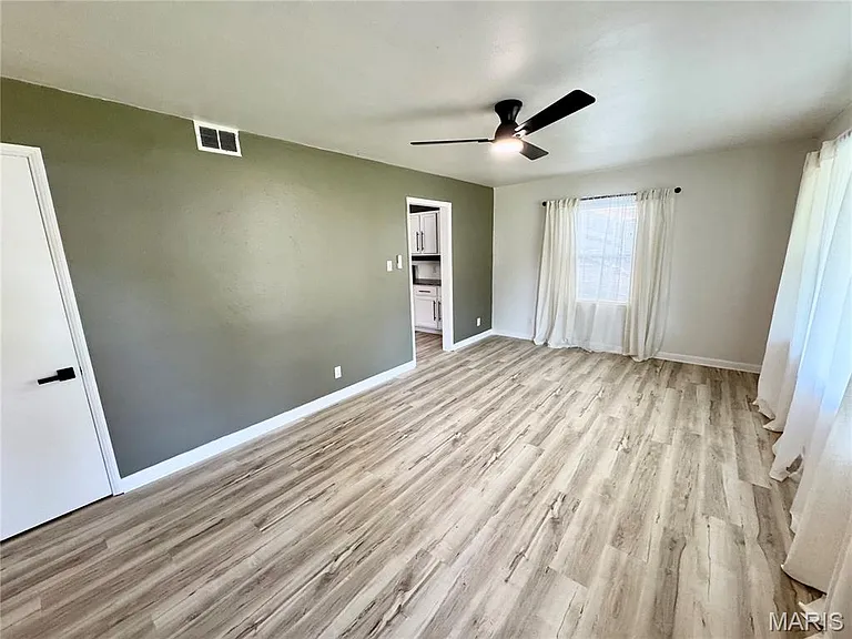 312 Joy Dr — Photo 3