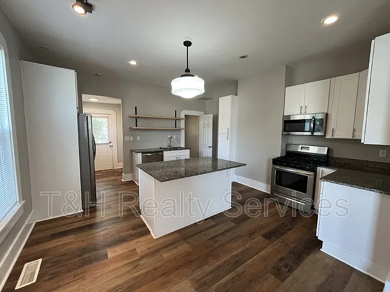 1123 Churchman Ave — Photo 6