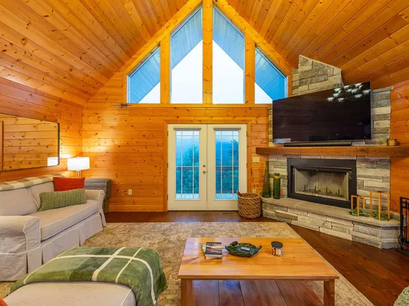 629 Cherry Hill Dr #Id1292596p, Waynesville, NC 28785