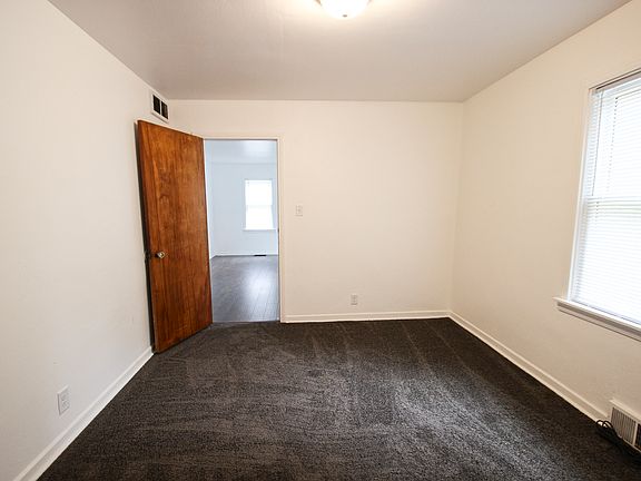 5th image of 10144 W Ames Ave