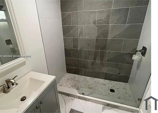 5th image of 4910 SW 28th Ter #1