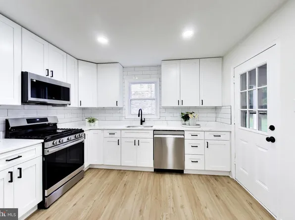 6000 Brooke Jane Dr, Clinton, MD 20735