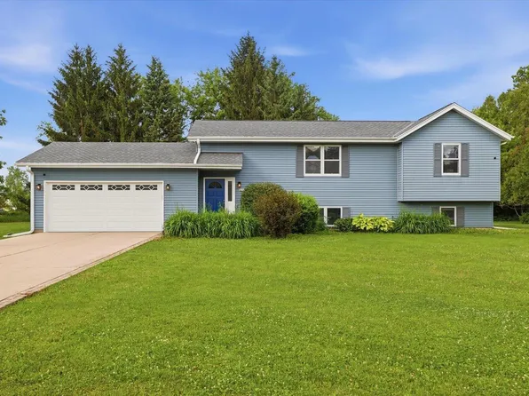 W226N8085 Rolling Hills DRIVE, Lisbon, WI 53089