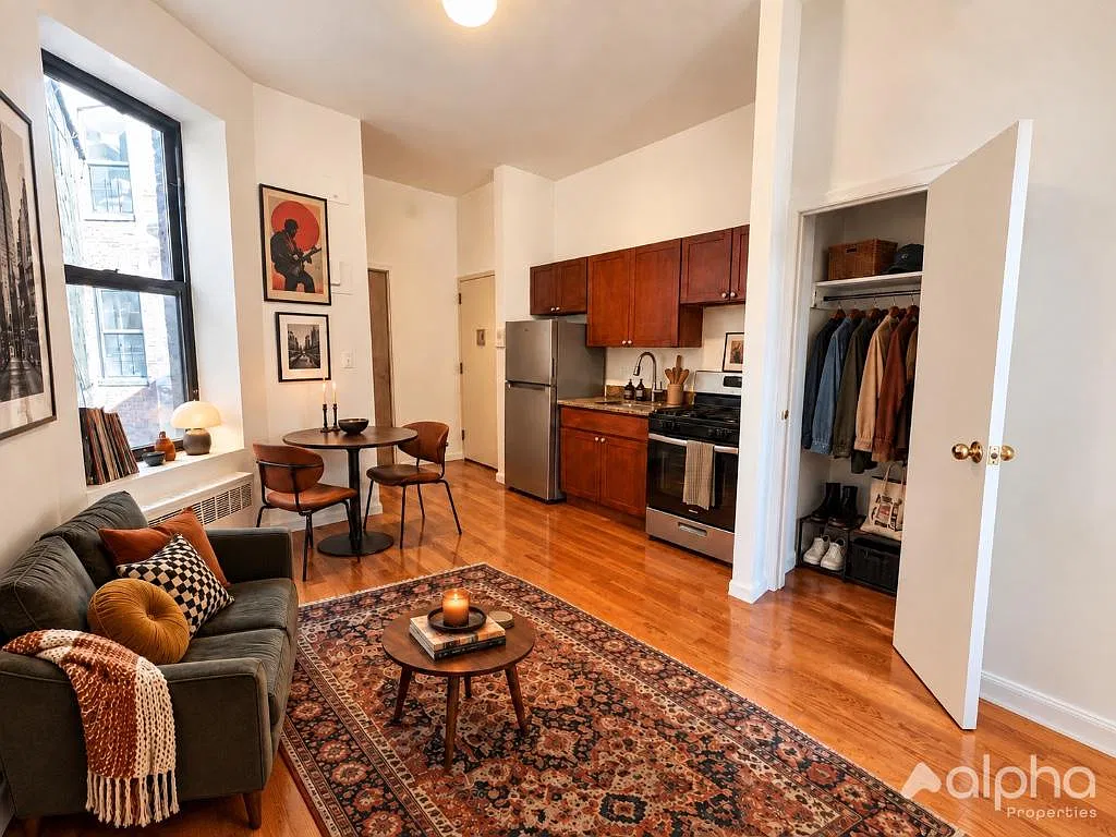 229 Henry Street — Photo 1