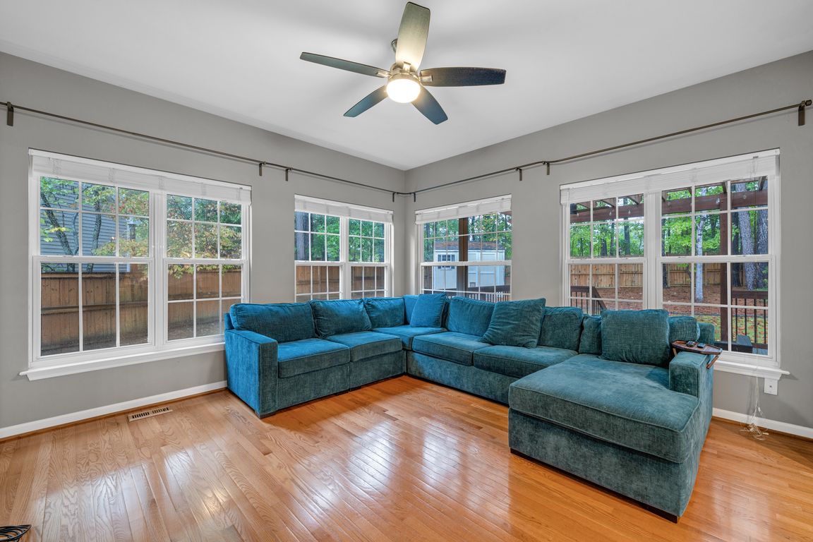 next background image