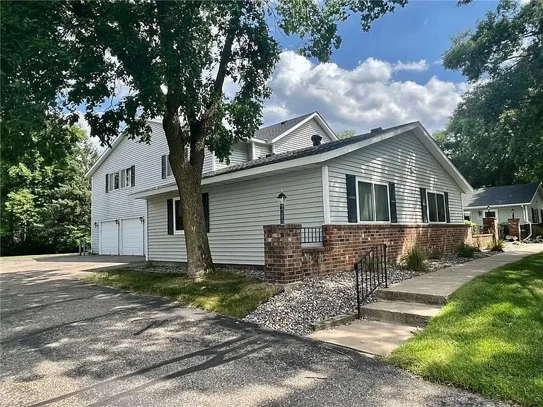 5994 Fernwood St — Photo 2