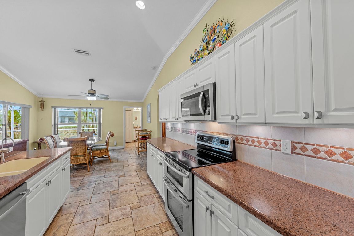 くうるう　1125 Klipsch Heritage Cornwall IV (American Auburn) Matched pair of