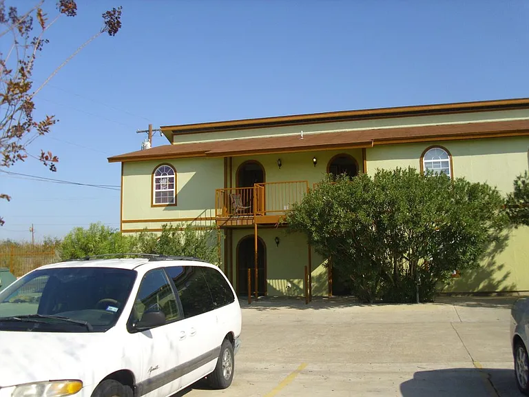 421 Hilltop Rd — Photo 14