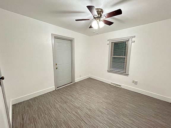2nd image of 105 E Parkwood Dr #1