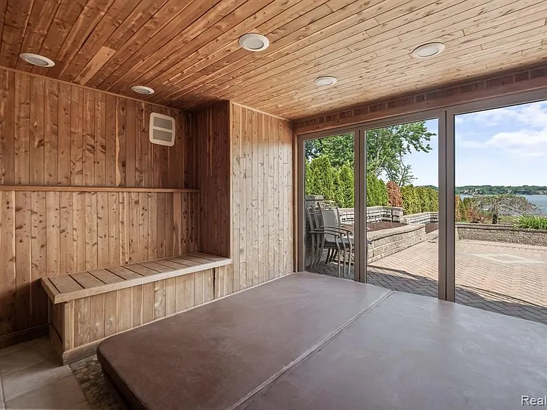 2380 Walnut Lake Rd — Photo 26