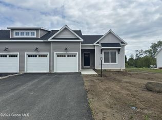 10 Kelts Farm Rd, Niskayuna, NY 12309