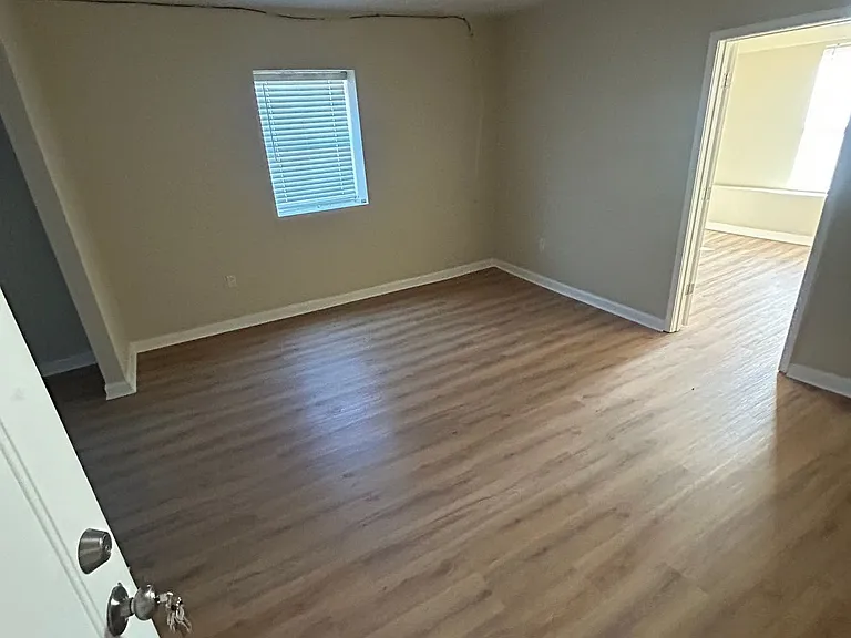 2912 E Linwood Blvd #3E — Photo 4
