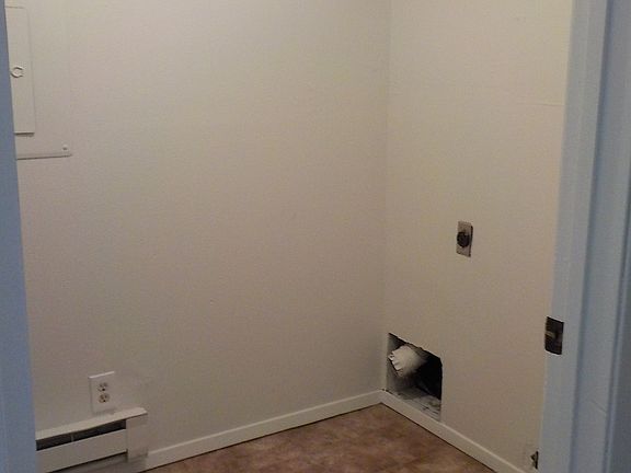 5th image of 205 Wirsching Ave W APT 2
