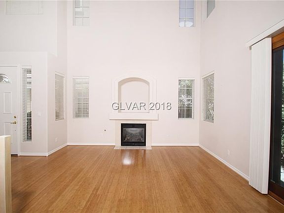 4th image of 940 Paisley St