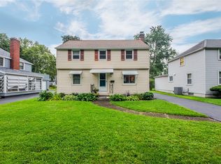 34 Hampshire Dr, Rochester, NY 14618