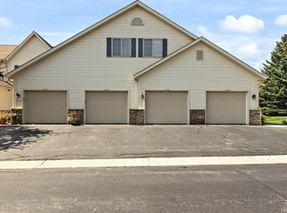 2067 Pine Ridge Ct UNIT H, Grafton, WI 53024