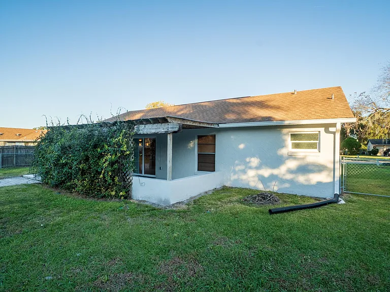 902 Whisler Ct — Photo 23