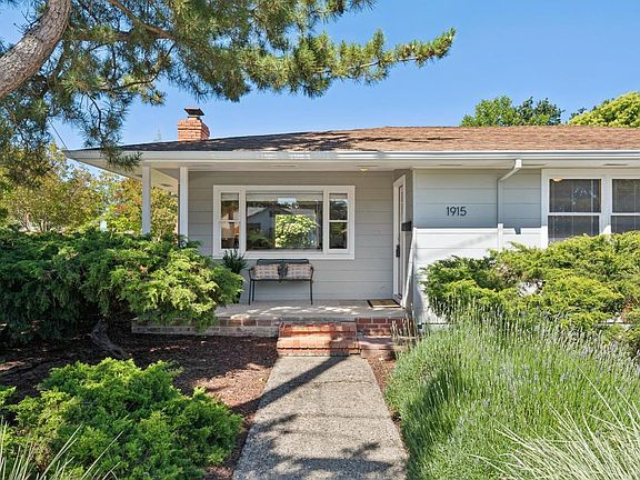 5th image of 1915 Albany Drive