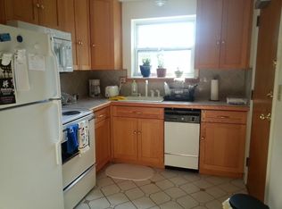 47 Sky View Dr, West Hartford, CT 06117