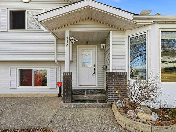 2nd image of 119 N Macewan Meadow Way NW