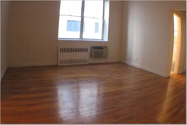 Rented by 4 Points Properties | media 2