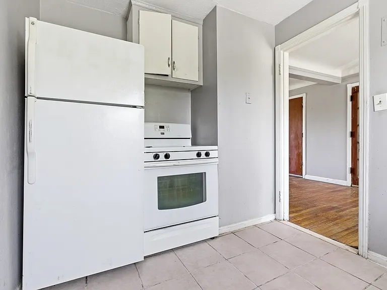 2715 Noble Rd #205 — Photo 8