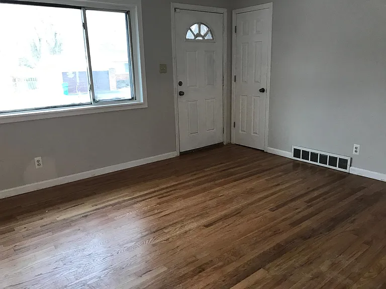 1109 Prigge Ave — Photo 6