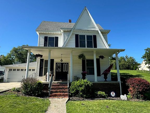 2nd image of 435 E 3rd St