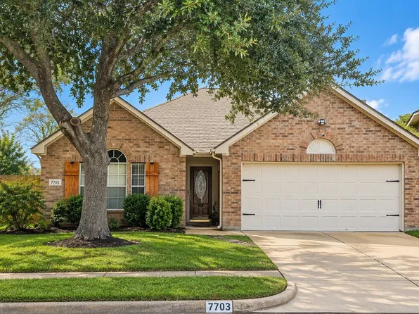 7703 Omaha Dr, Baytown, TX 77521