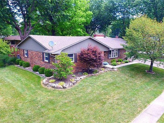 2nd image of 910 Mellowood Dr