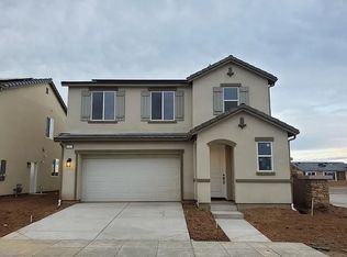 1157 Blue Oak Ln W, Madera, CA 93636