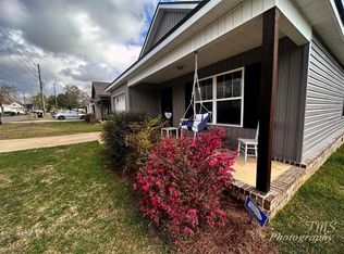 629 Cleveland St, Headland, AL 36345