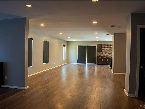 4th image of 1907 School Ln