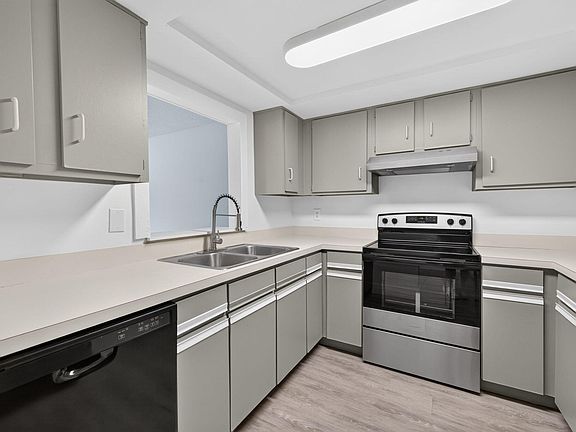 3rd image of 2517 S 17TH Street #103