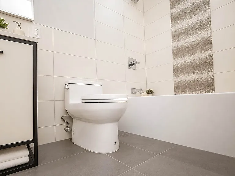209 Sumpter St #1R — Photo 5
