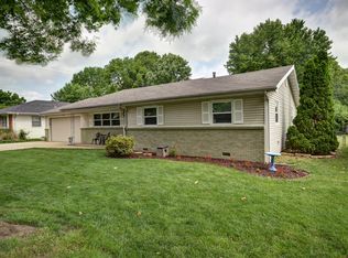 1261 E Gretna St, Springfield, MO 65804