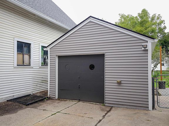 3rd image of 22761 W Main St