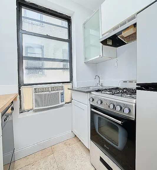 70 W 109th St #42 — Photo 6
