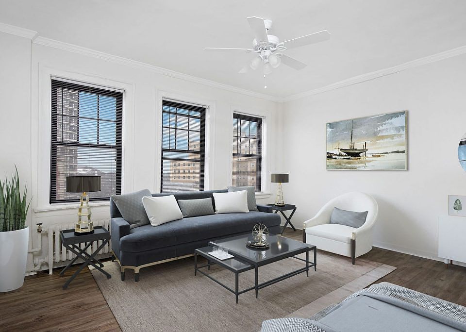 1st image of 1940G N Lincoln Ave #610