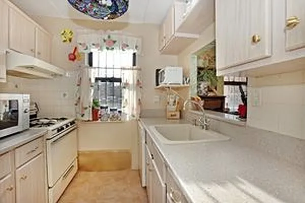 Sold by Douglas Elliman | media 38