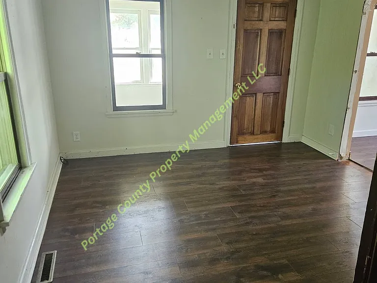 748 Isadore St — Photo 6