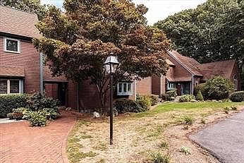 1st image of 7 Bradley Ln #7