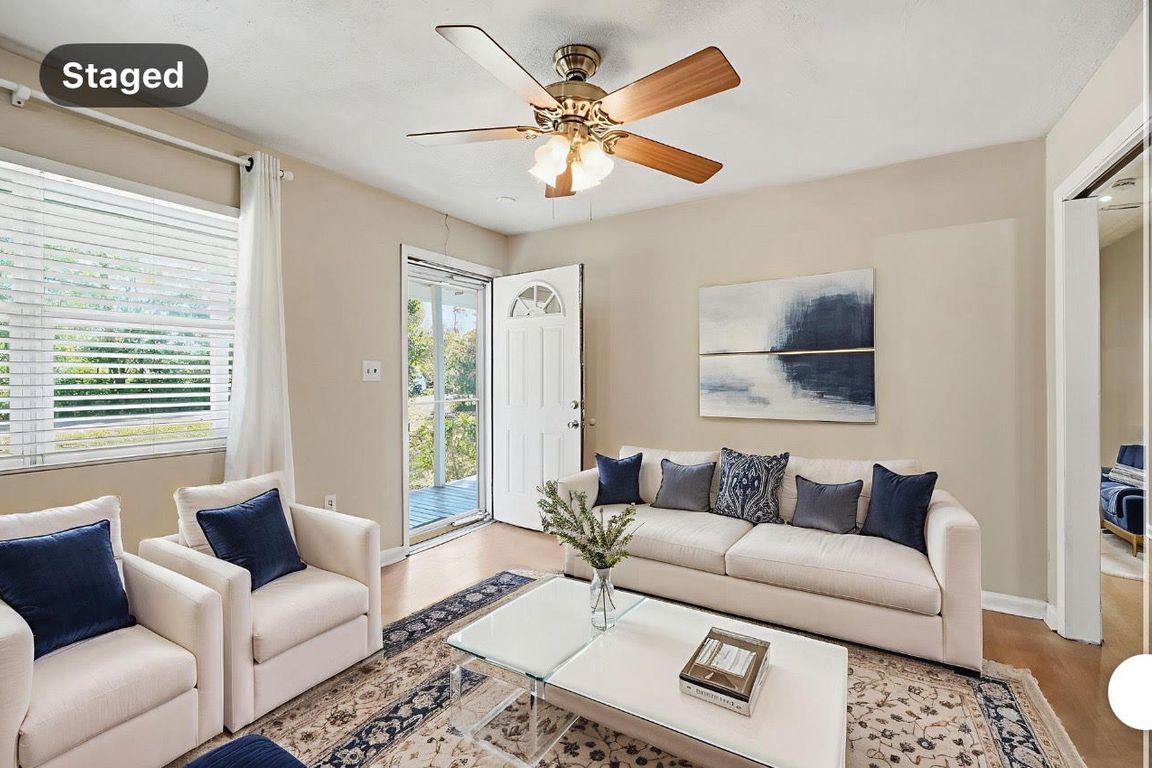 next background image