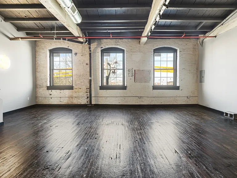 Berks Warehouse — Photo 38