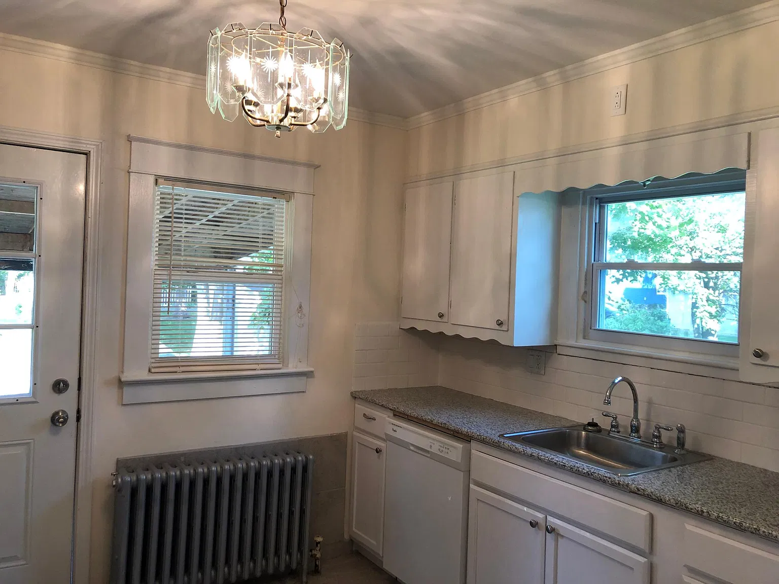 508 Desmond St — Photo 2