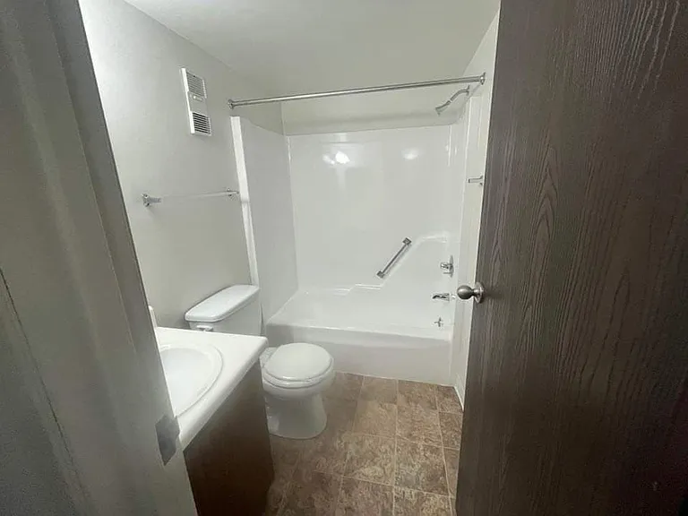 Thornridge Apartments — Photo 79